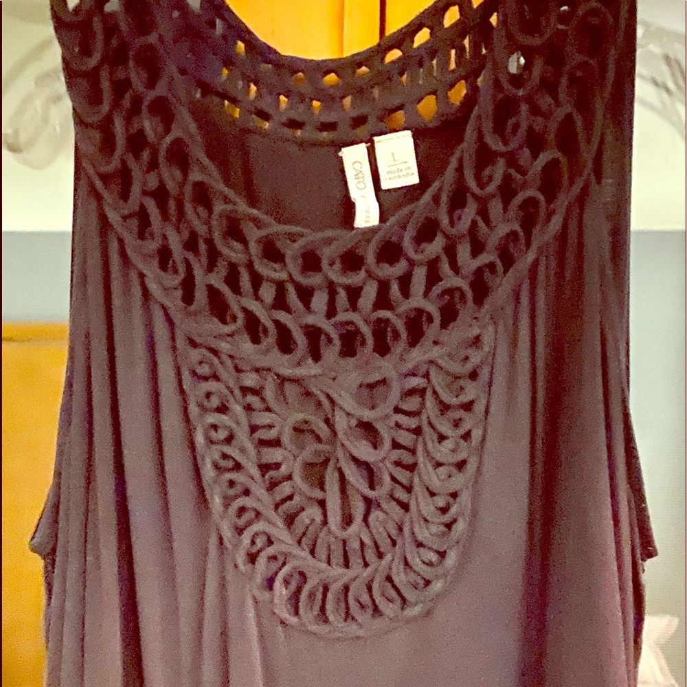 Black sleeveless tunic!